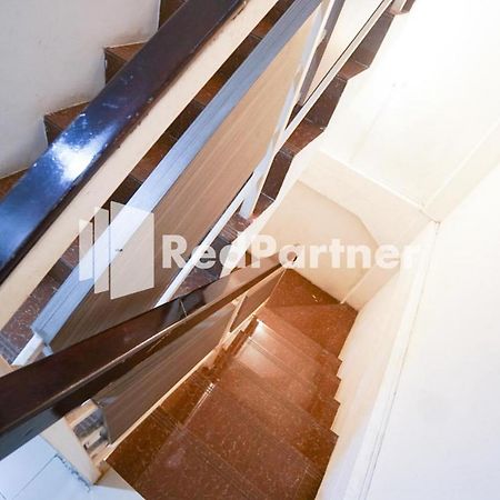 Eascot Hotel Mitra Reddoorz Jacarta Exterior foto