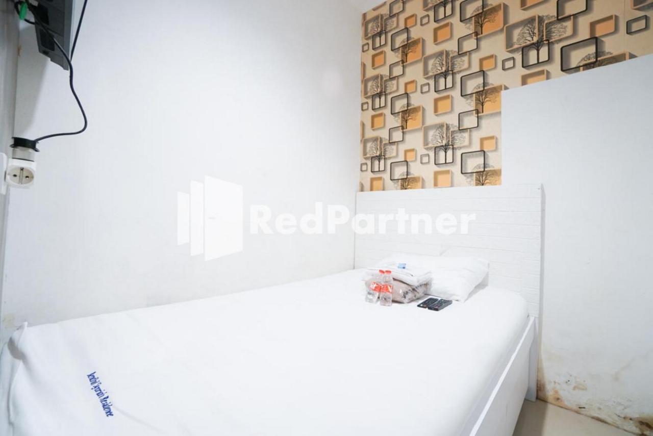 Eascot Hotel Mitra Reddoorz Jacarta Exterior foto