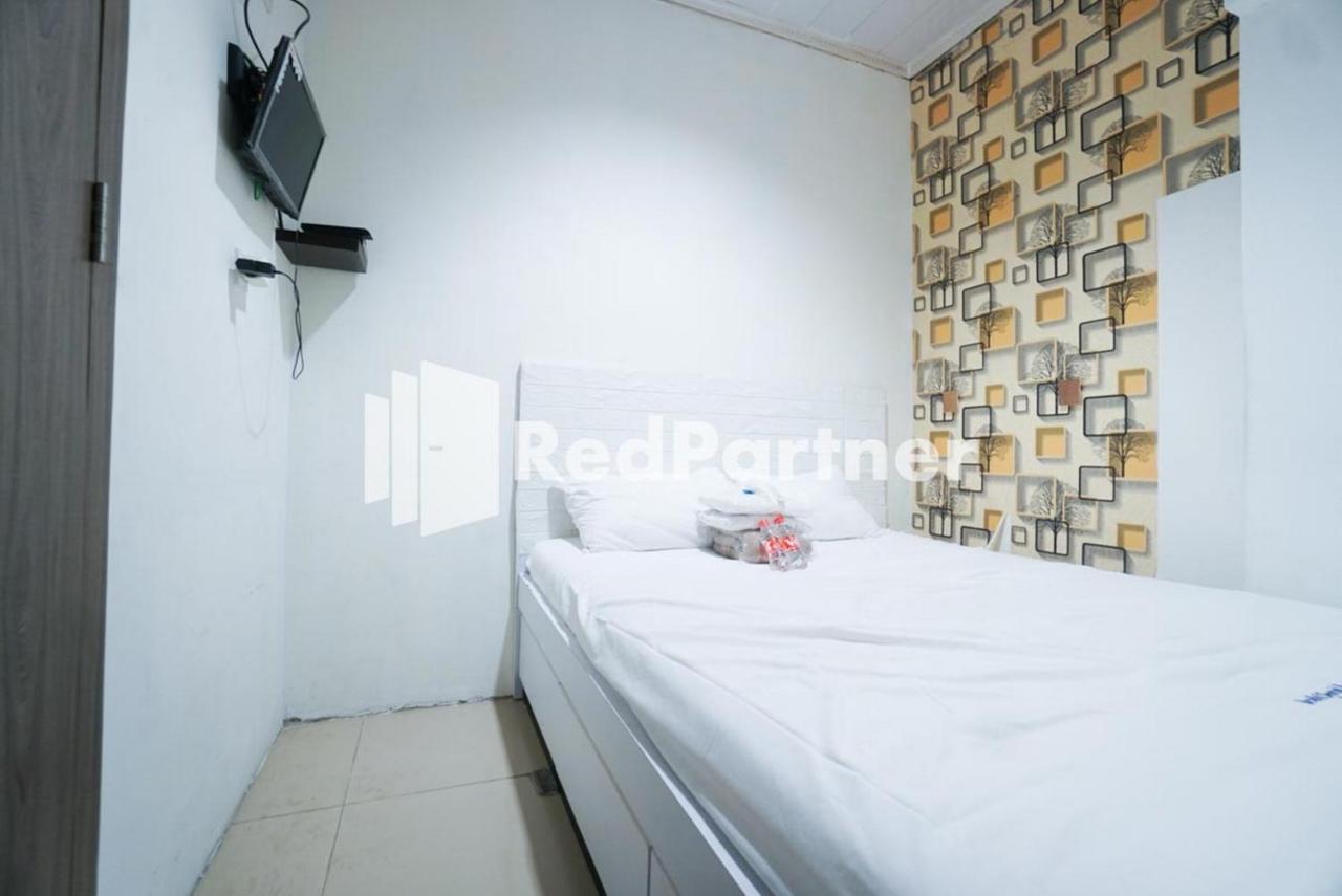 Eascot Hotel Mitra Reddoorz Jacarta Exterior foto